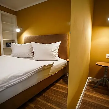 Zum Schleif Bed & Breakfast 3*