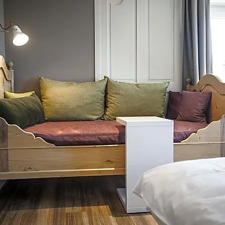 Bed & Breakfast Zum Schleif Varen