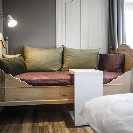 Zum Schleif Bed & Breakfast