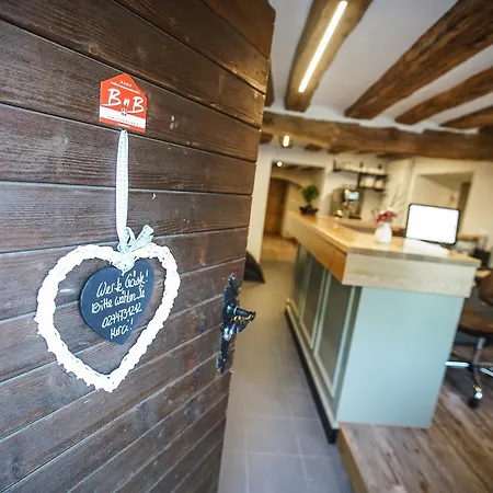 Zum Schleif Bed & Breakfast 3*