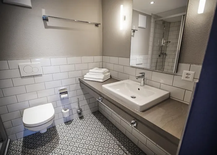 לינה וארוחת בוקר Zum Schleif