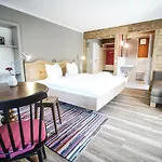 Zum Schleif Bed & Breakfast 3*